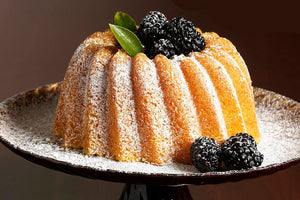 Golden vanilla pound cake